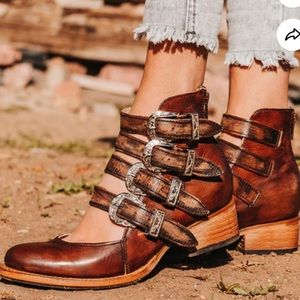 Freebird Scarlett Sandals in Cognac leather